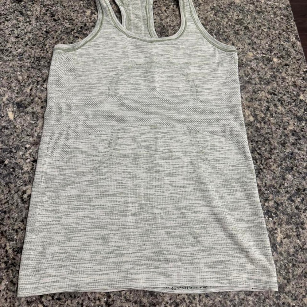 Lululemon Swiftly Tech Tank Top Green Heather Racerback Athletic Shirt Size 6